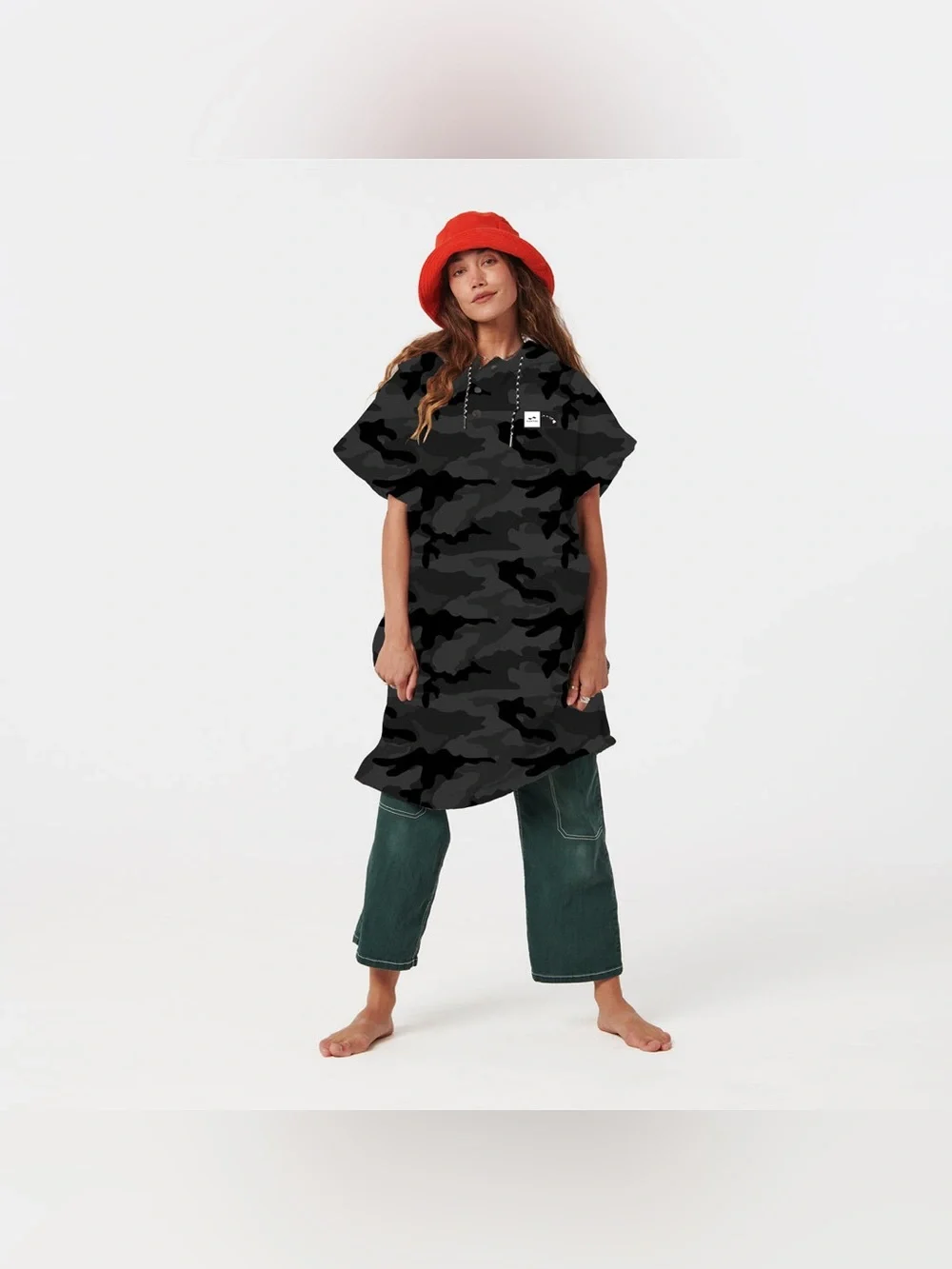 Slowtide Claymore Minds Co. Ala Wai Swim Team Changing Towel Poncho NWT